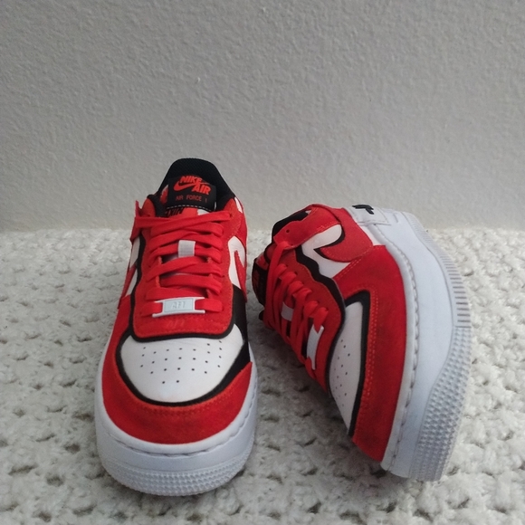 Nike Red and White Women's Sneakers - Picture 3 of 11